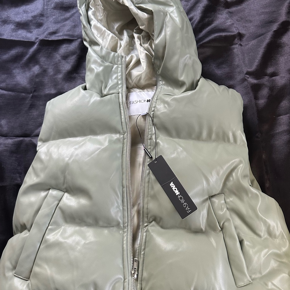 Fashion Nova Sage Puffer Vest